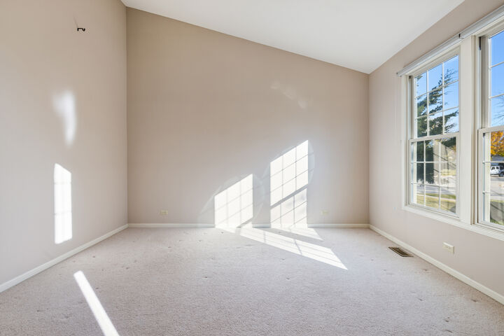 Property Photo:  1420 Trailwood Drive  IL 60014 