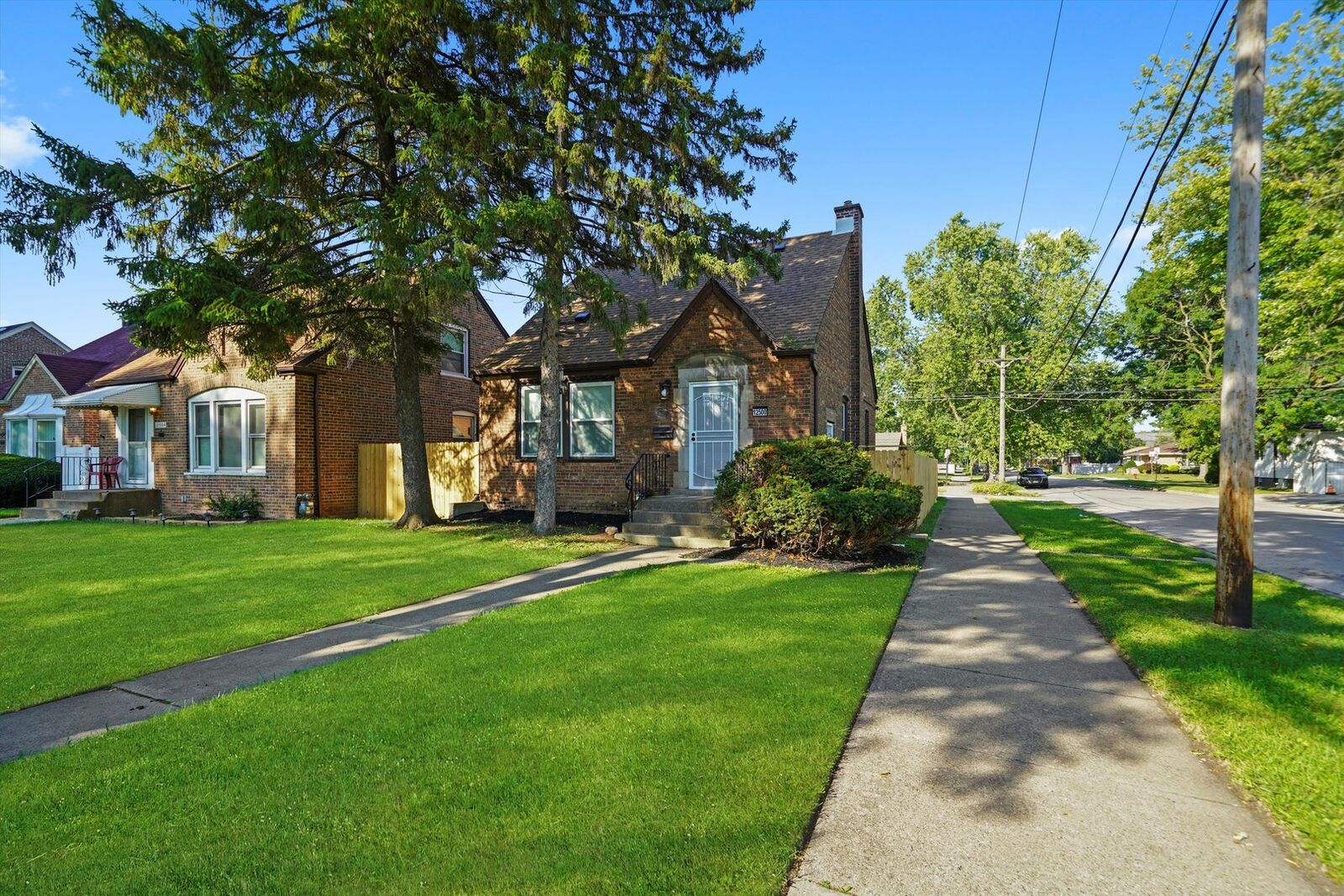 Property Photo: 12500 S Lowe Avenue IL 60628