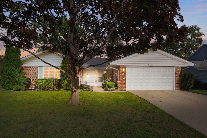 920 Eden Drive  Schaumburg IL 60195 photo