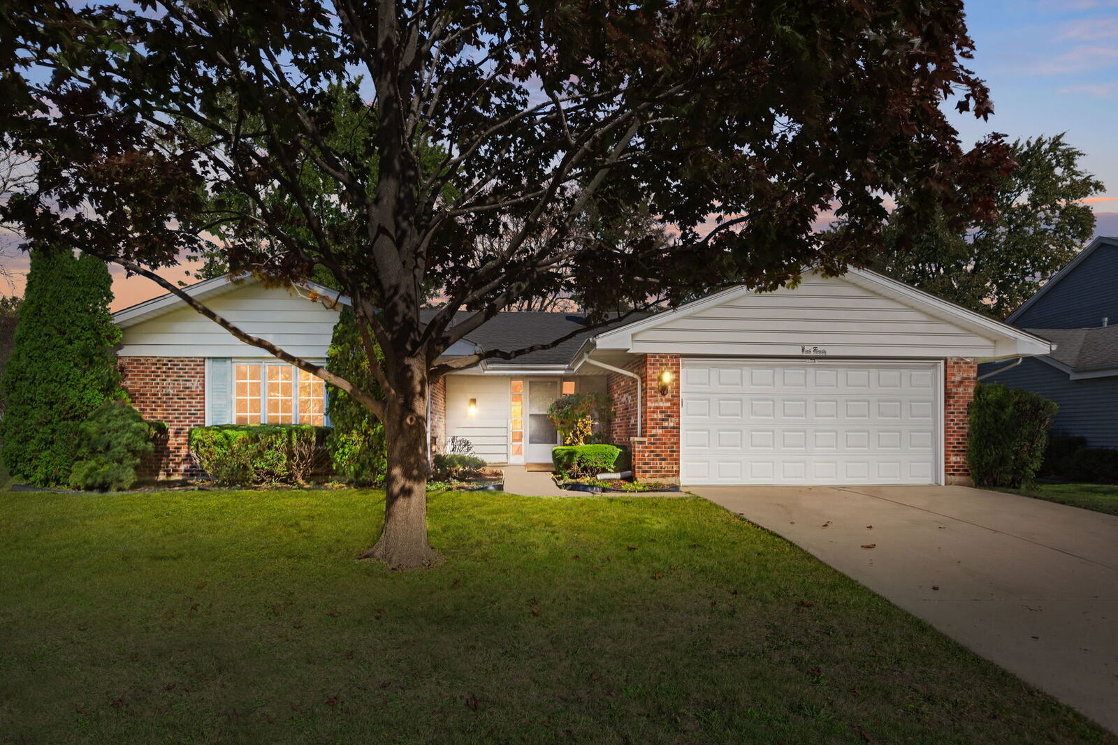 Property Photo: 920 Eden Drive IL 60195