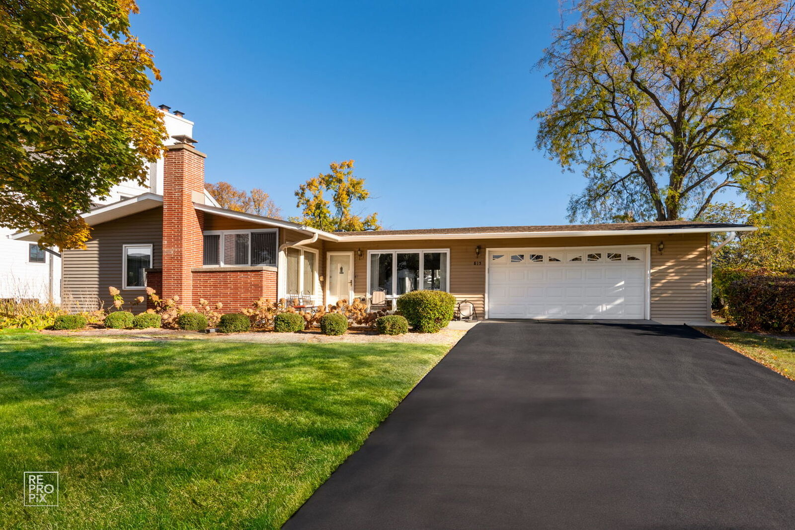 Property Photo:  815 W 56th Street  IL 60521 