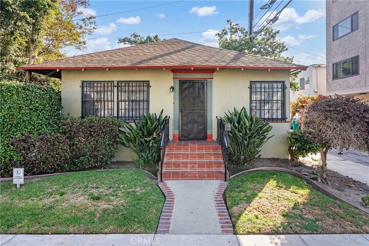 Property Photo:  28 Hermosa Avenue  CA 90802 