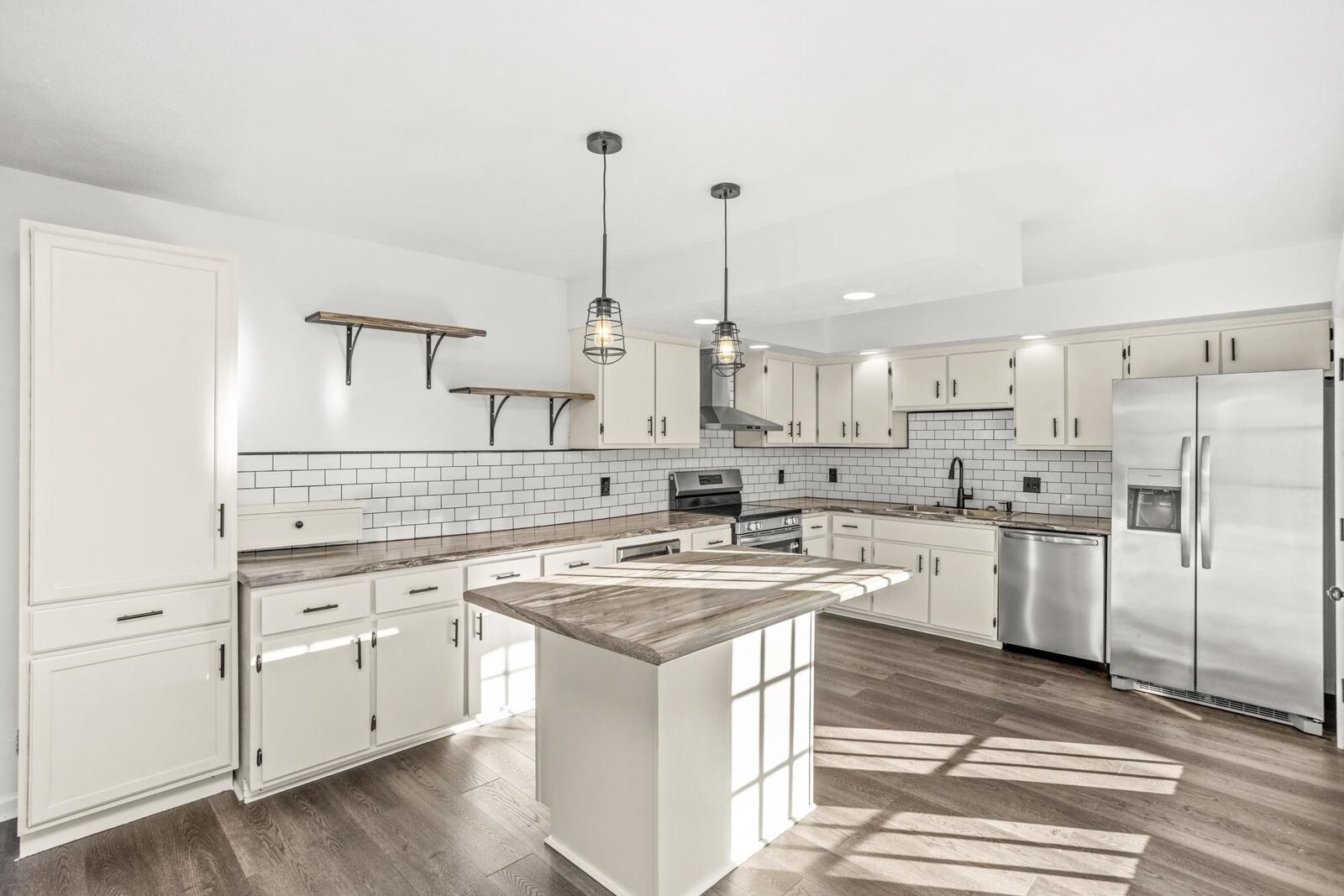 Property Photo: 240 Cedarwood Ln TN 37115