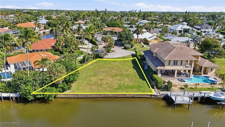 Property Photo:  1510 Mullet Lane  FL 34102
