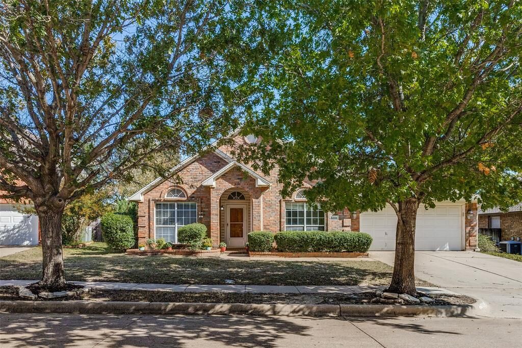 Property Photo:  5205 Cedar River Trail  TX 76137 