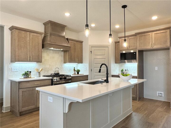 Property Photo: 4804 SW Scarlet Oak Street AR 72713