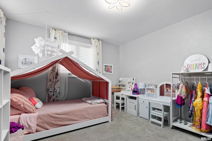 Property Photo:  749 S Columbus Avenue  IL 61550