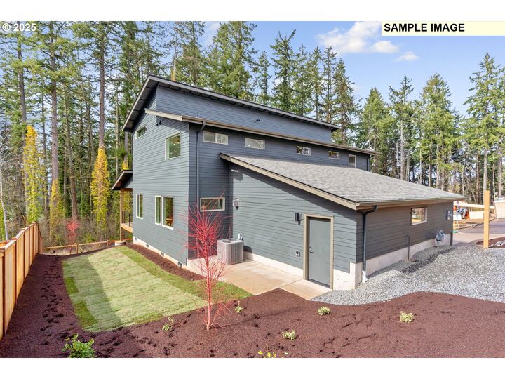 Property Photo:  2969 Capital Dr  OR 97403 