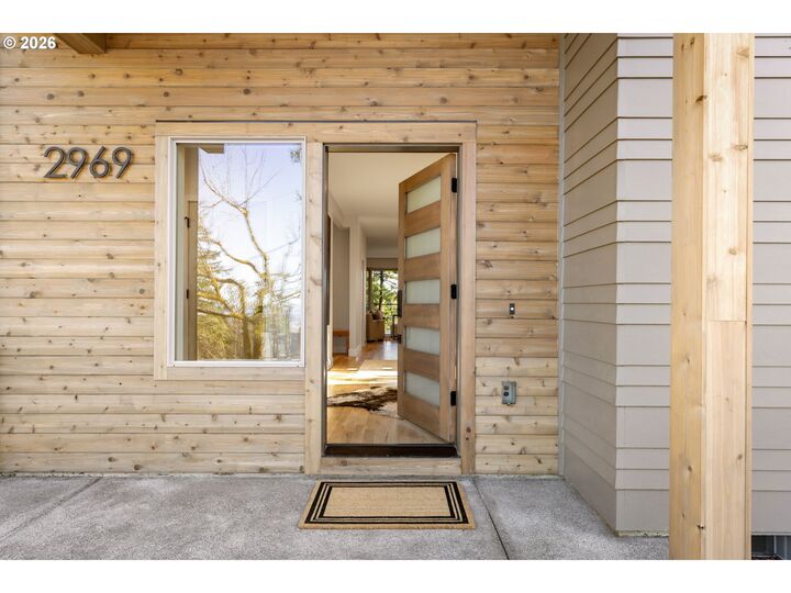 Property Photo:  2969 Capital Dr  OR 97403 