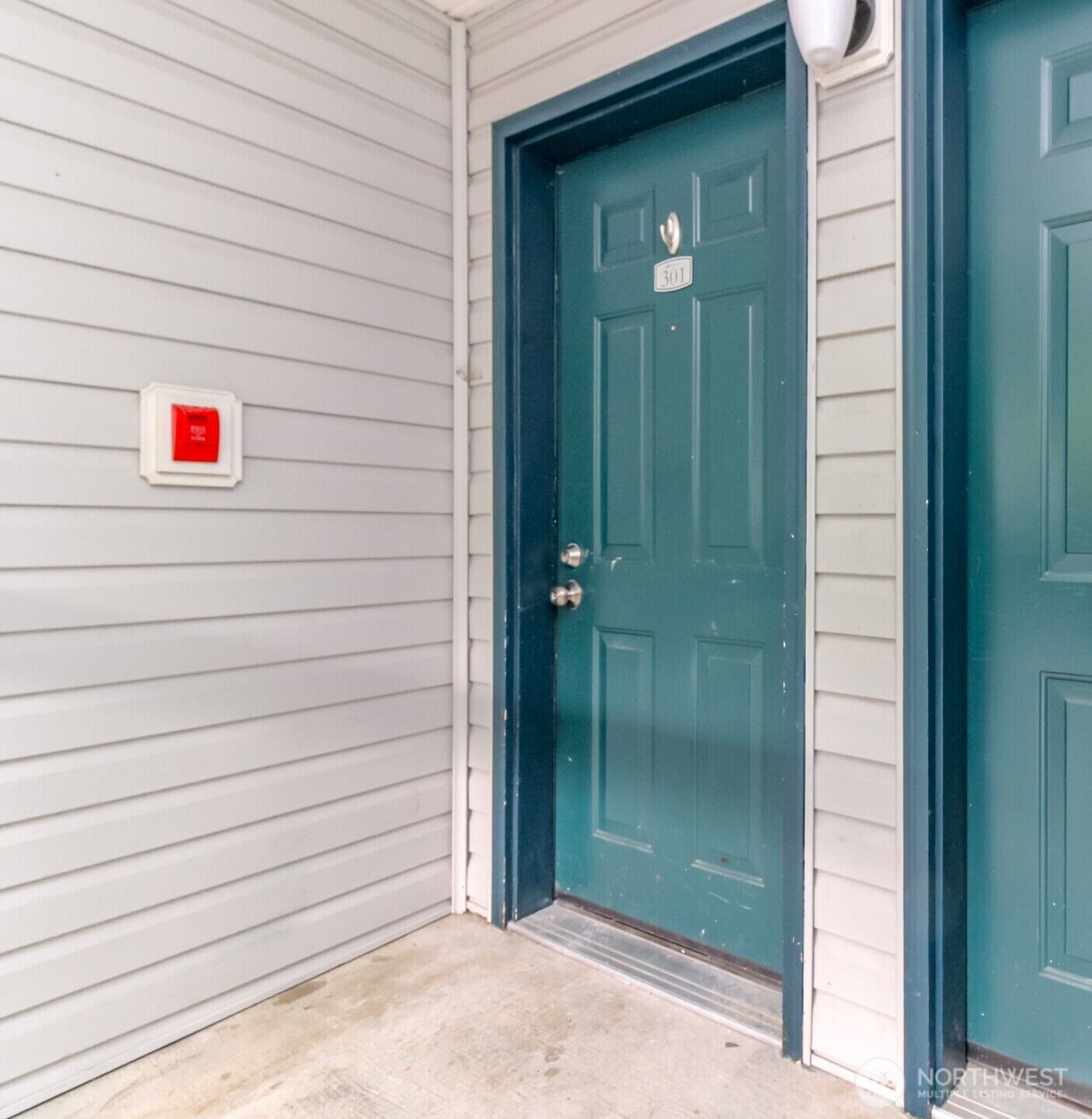 Property Photo: 33020 10th Avenue SW A301 WA 98023