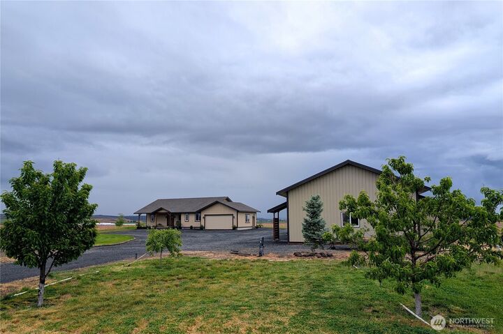 Property Photo:  21625  Road D.5  NE  WA 98851 