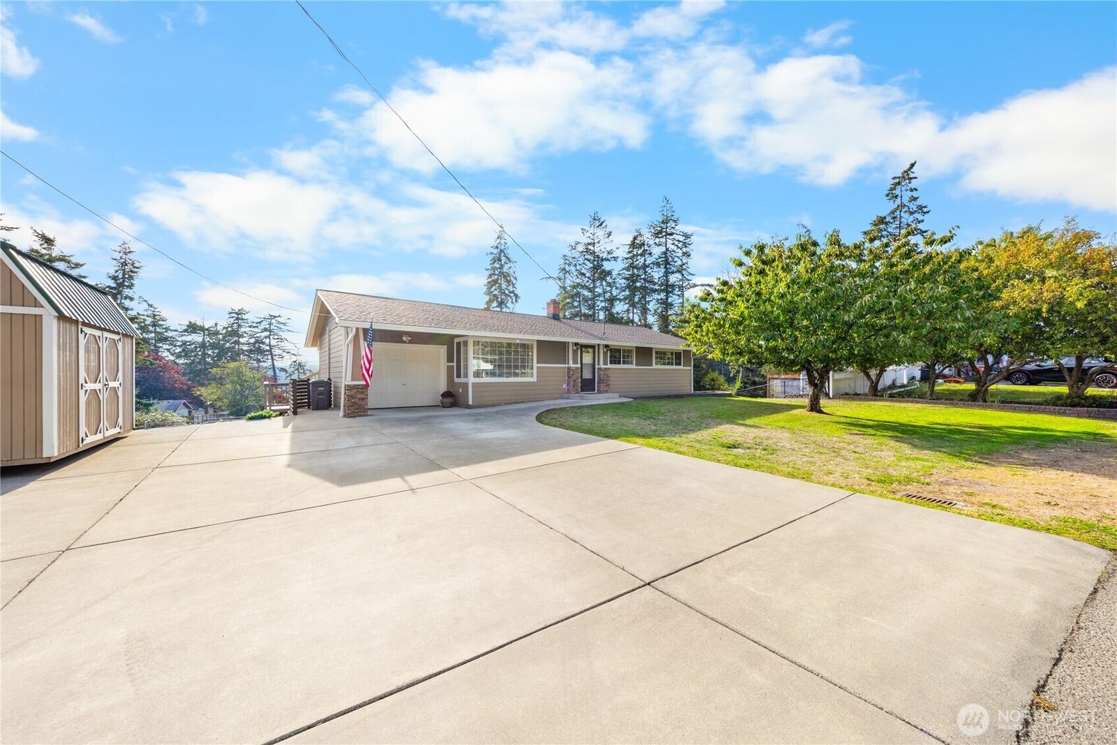 Property Photo: 1372 Orchard Loop WA 98277