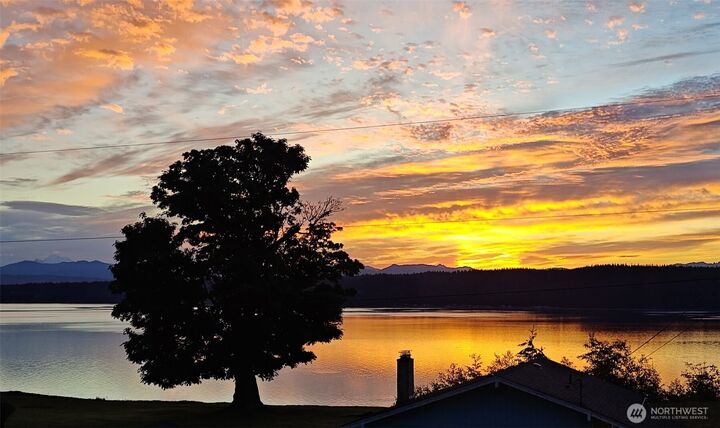 Property Photo: 2916 Newell Road WA 98282