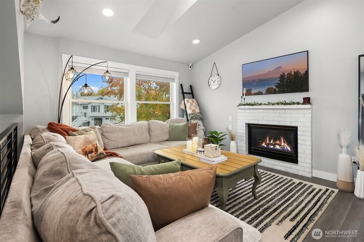 Property Photo: 402 Olympia Boulevard SW WA 98047