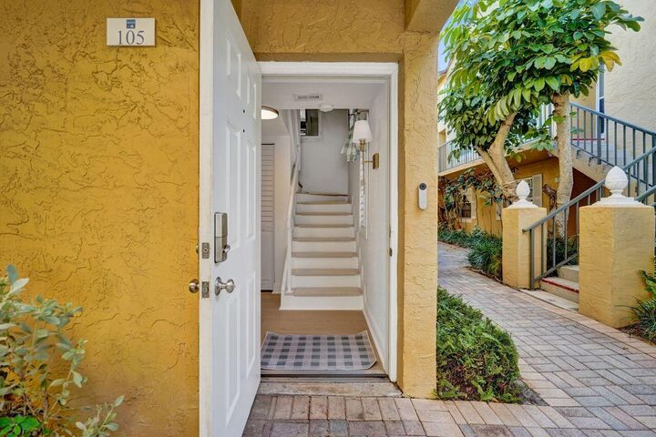 Property Photo:  1020 Lake Shore Drive 105  FL 33403