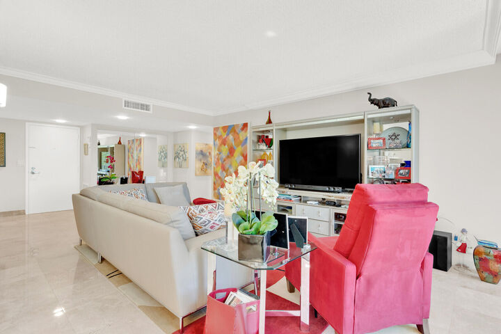 Property Photo:  799 Jeffery Street 4070  FL 33487 