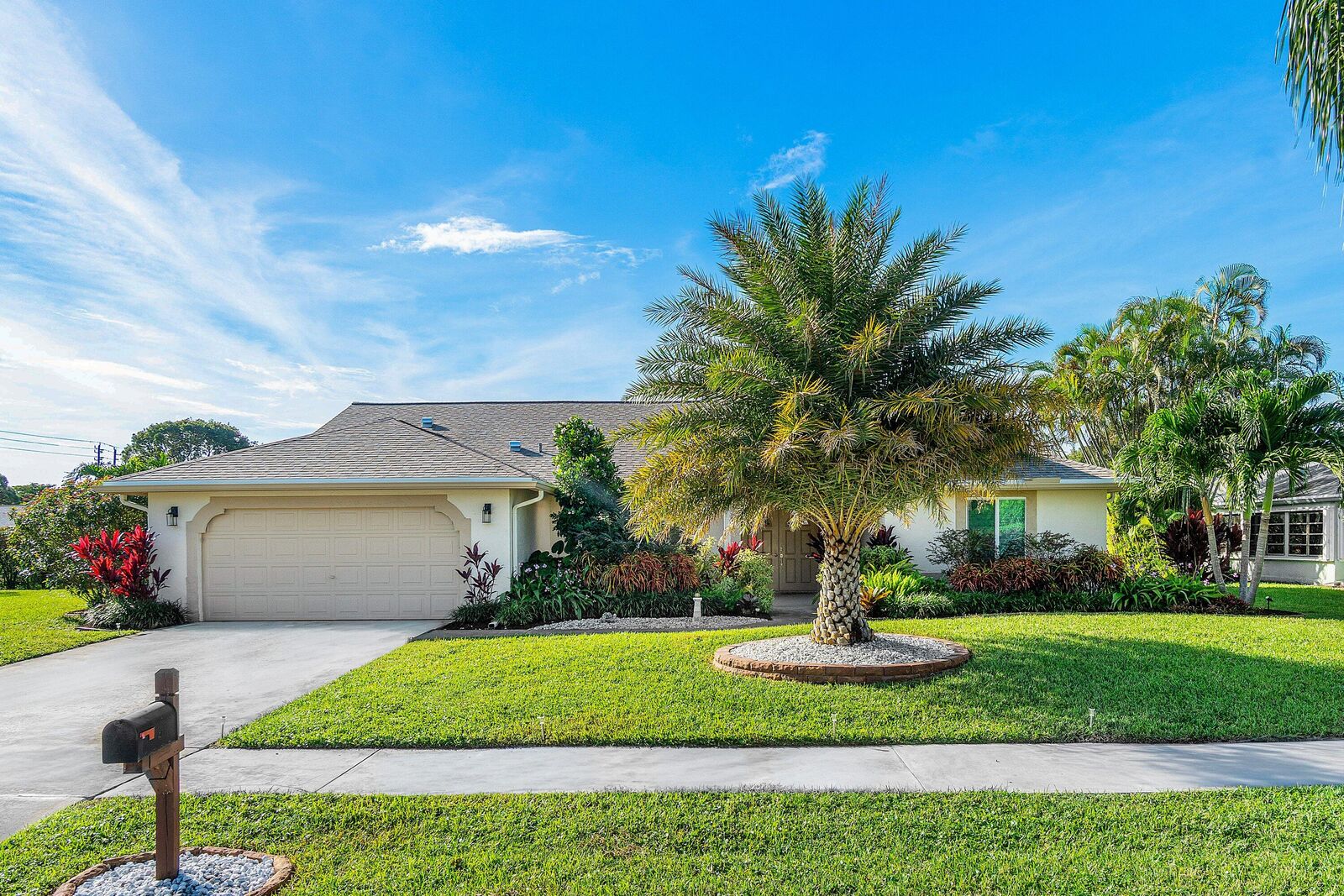 Property Photo:  2350 Riviera Drive  FL 33445 