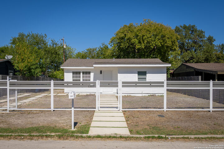 1207 W Gerald A  San Antonio TX 78211 photo