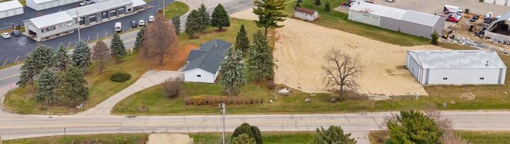 Property Photo:  1015 East High Street  WI 53563 