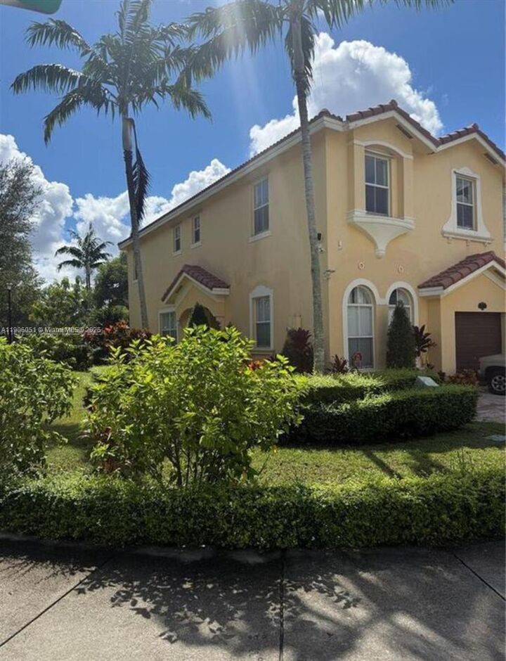 Property Photo: 15030 SW 9th Ter FL 33194