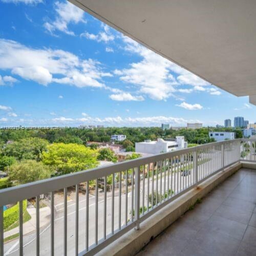 Property Photo: 2400 SW 27th Ave 604 FL 33145