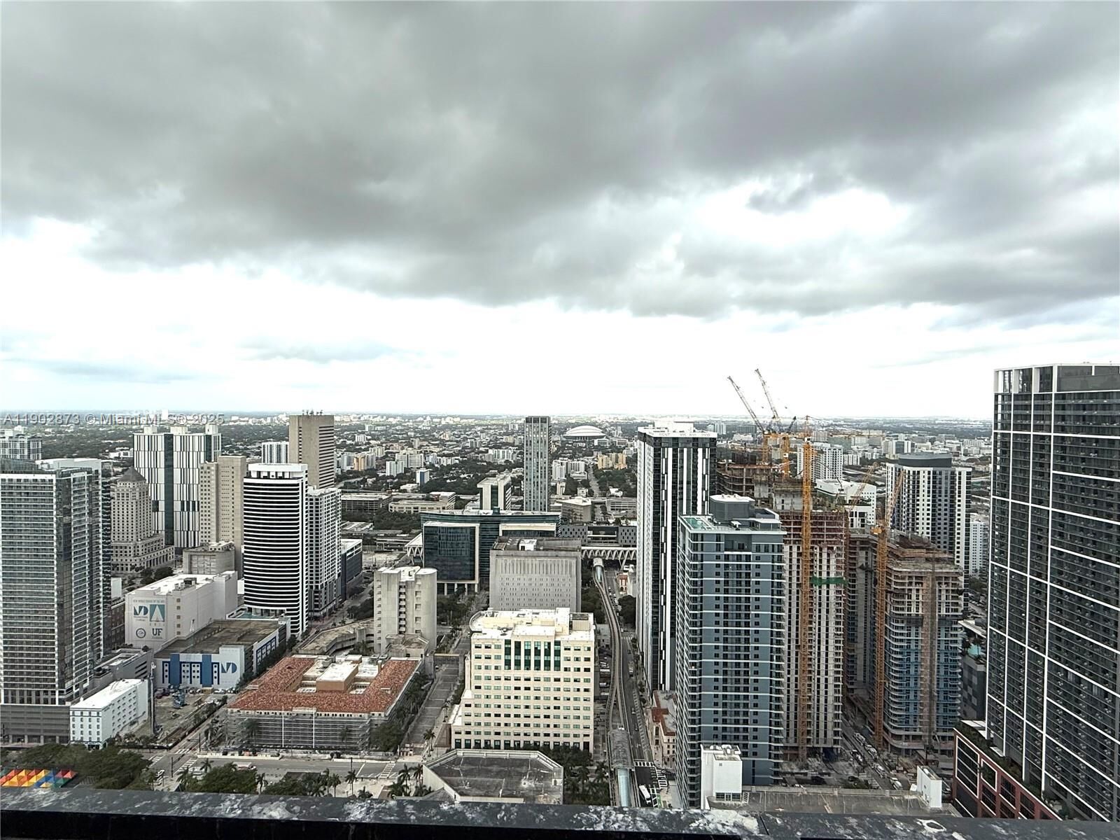 Property Photo:  398 NE 5th St 4719  FL 33132 