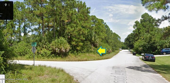 Property Photo:  534 Fernwood Avenue NW  FL 32907