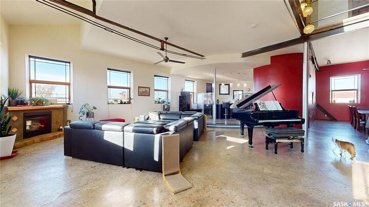 Photo de la propriété:  2007 6th Avenue  SK S4R 1B1