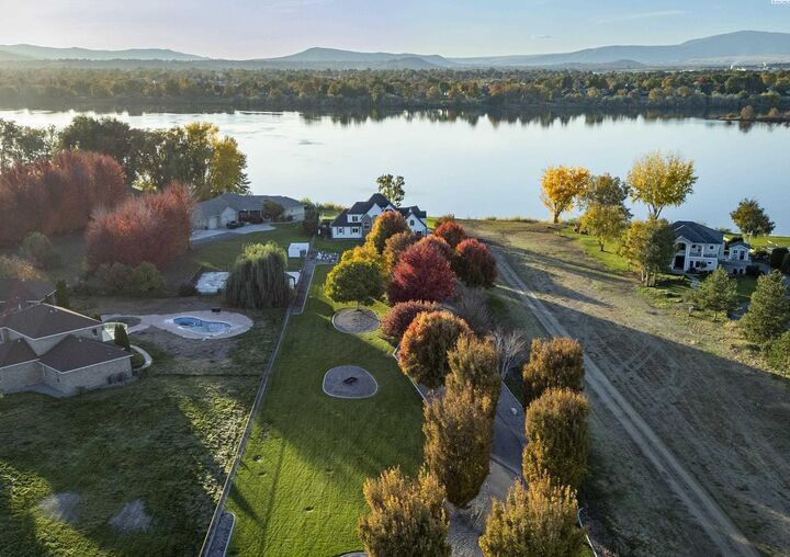 Property Photo: 7524 Kohler Road WA 99301