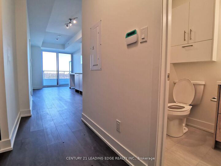 Property Photo:  180 Fairview Mall Drive 711  ON M2J 0G4 