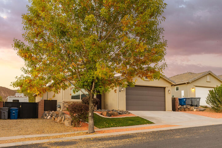 Property Photo: 718 W 400 N UT 84737