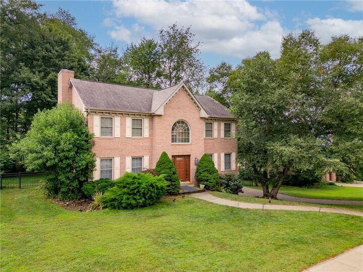 Property Photo:  425 Settlers Village Circle  PA 16066