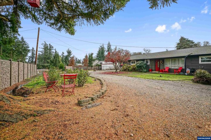 Property Photo: 8550 Aumsville Hwy SE OR 97317