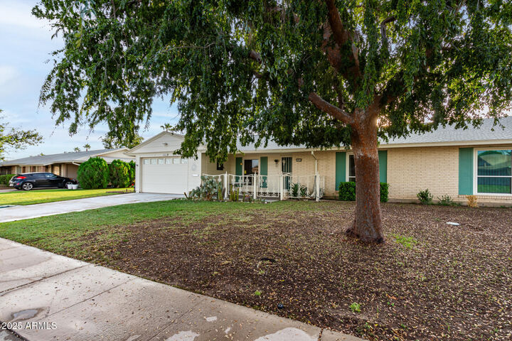 Property Photo: 10213 W Kingswood Circle AZ 85351