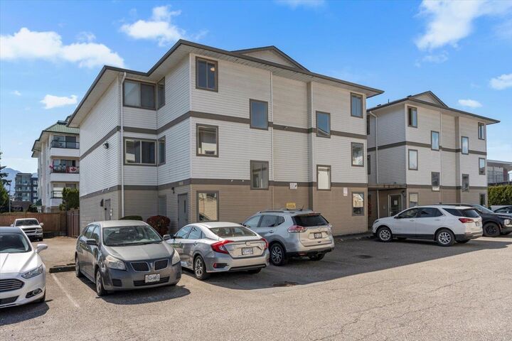 Photo de la propriété:  7435 Shaw Avenue 205  BC V2R 3C1 