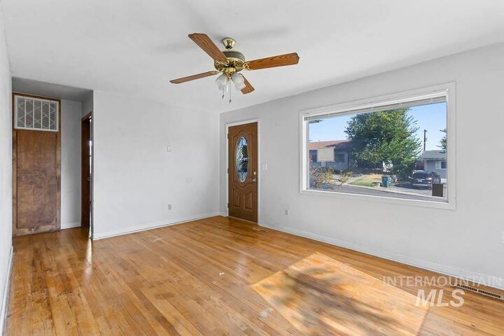 Property Photo: 1516 Sunrise Drive WA 99403