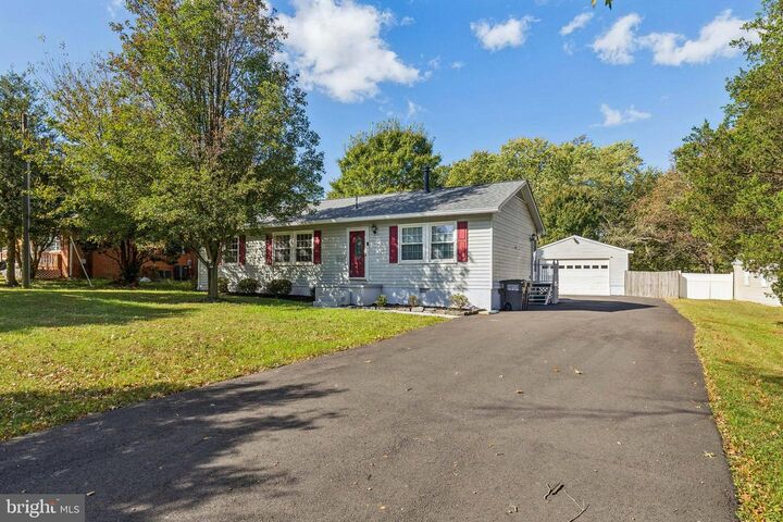 Property Photo: 7712 Pine Street VA 20111