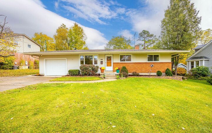 Property Photo: 1610 Bloomingdale Avenue OH 45230