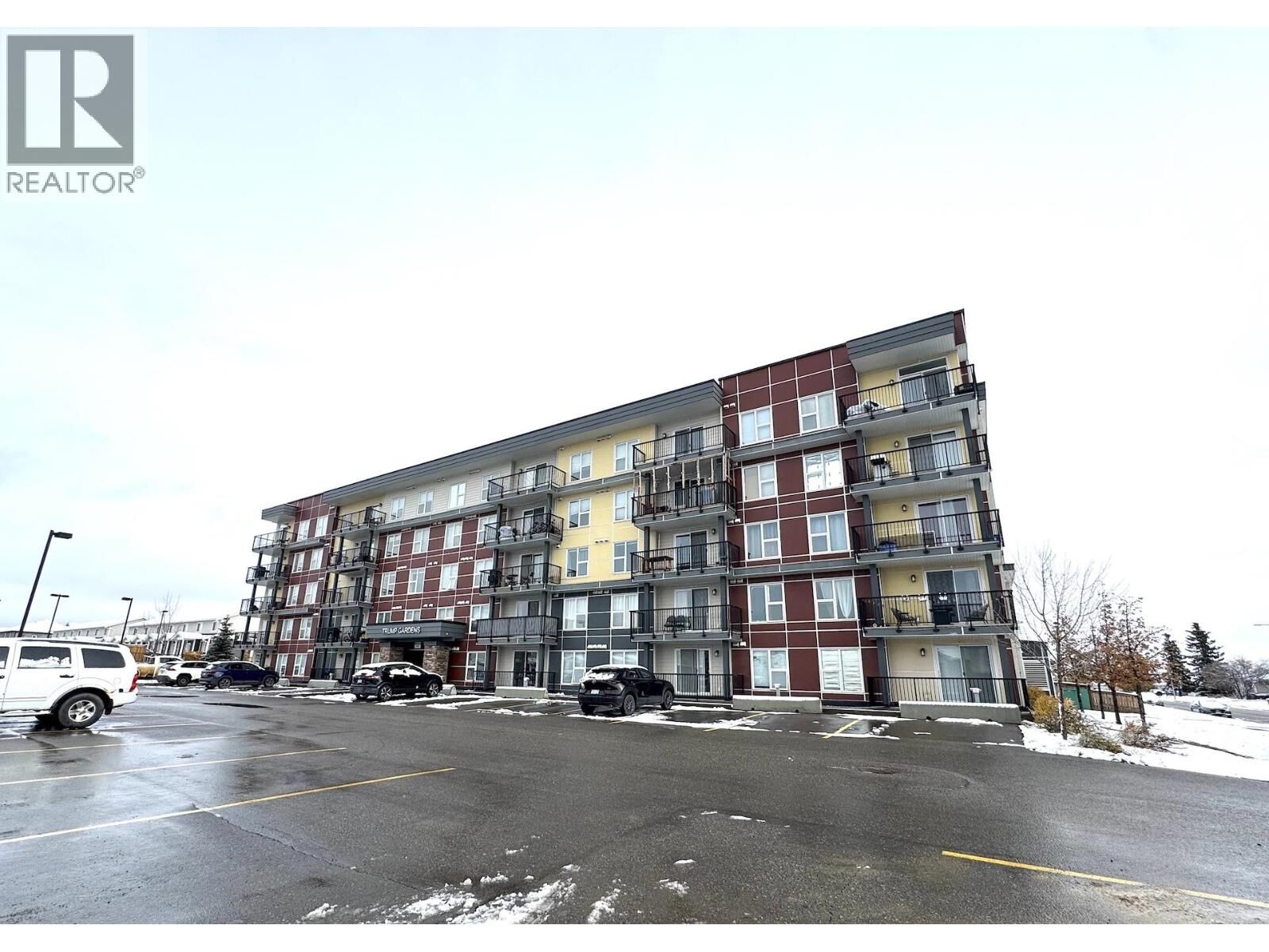 Photo de la propriété:  11004 102 Avenue 107  BC V1J 0L9 