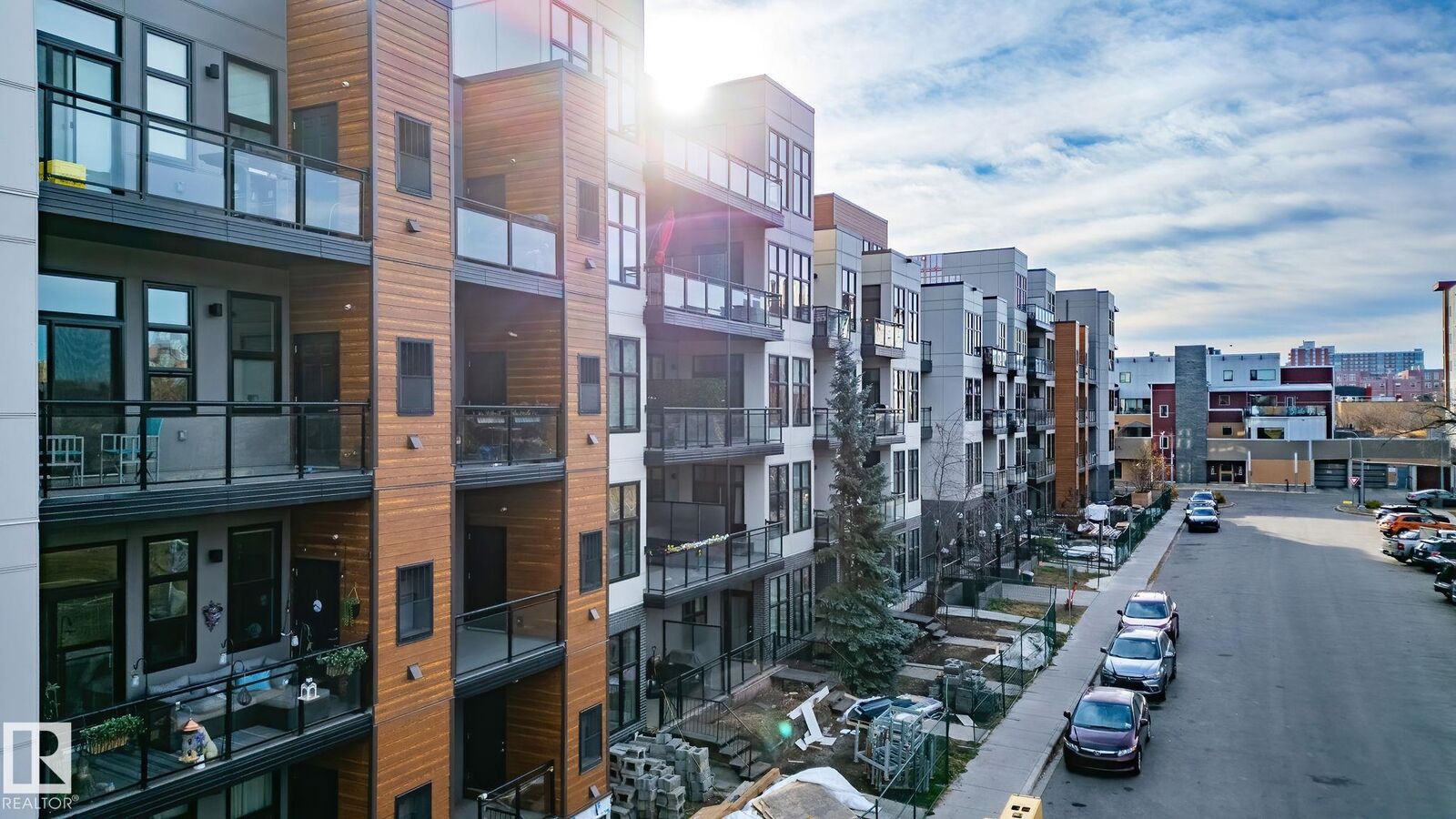 Photo de la propriété:  10531 117 Street NW 100  AB T5H 0A8