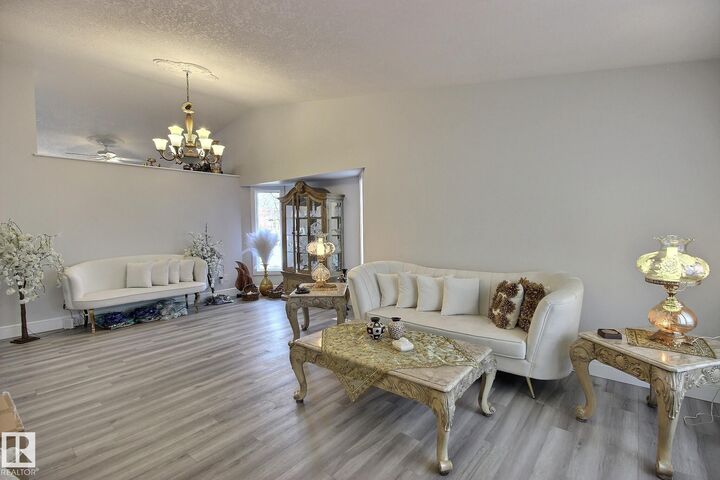 Property Photo: 10735 Beaumaris Road NW AB T5X 5P1