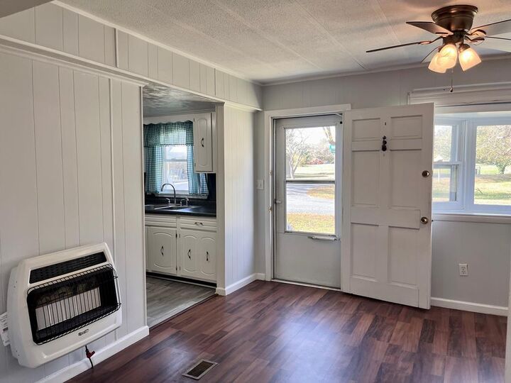 Property Photo: 6 West St VA 23480