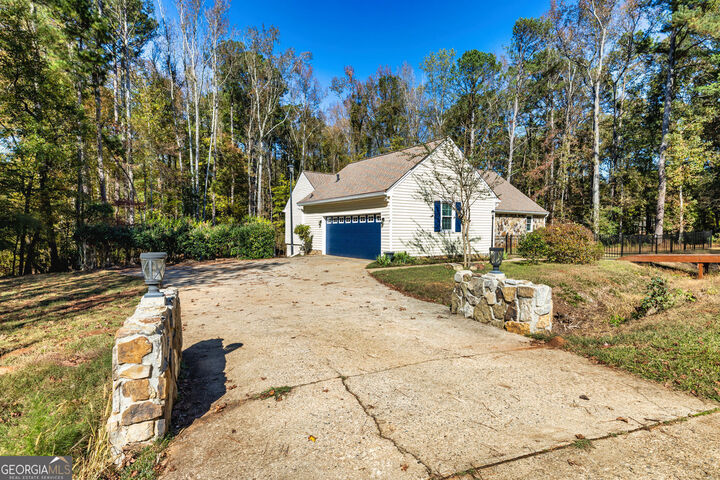 Property Photo:  175 Kingswood Drive  GA 30215 