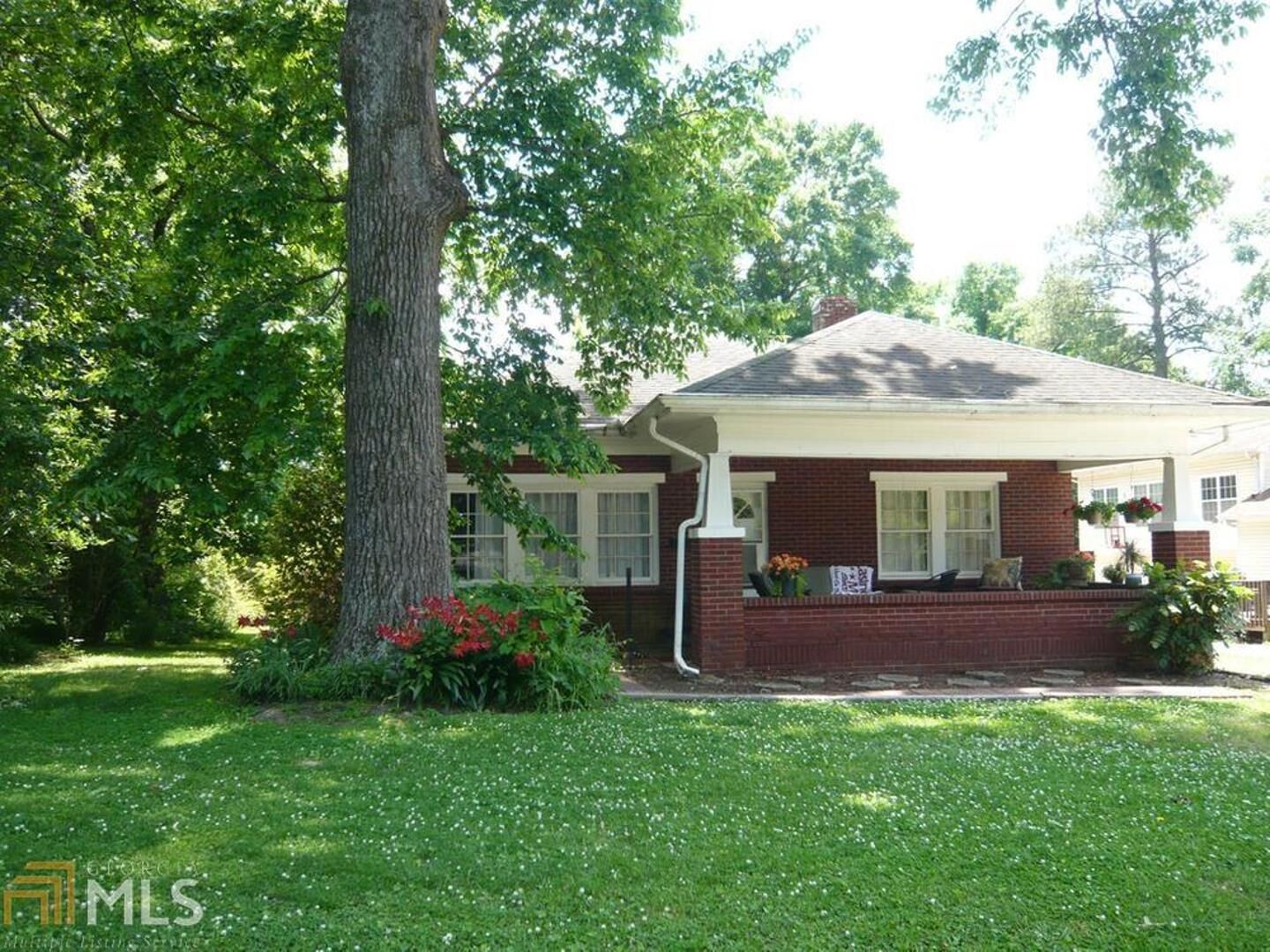 Property Photo: 208 Peachtree Street GA 30180