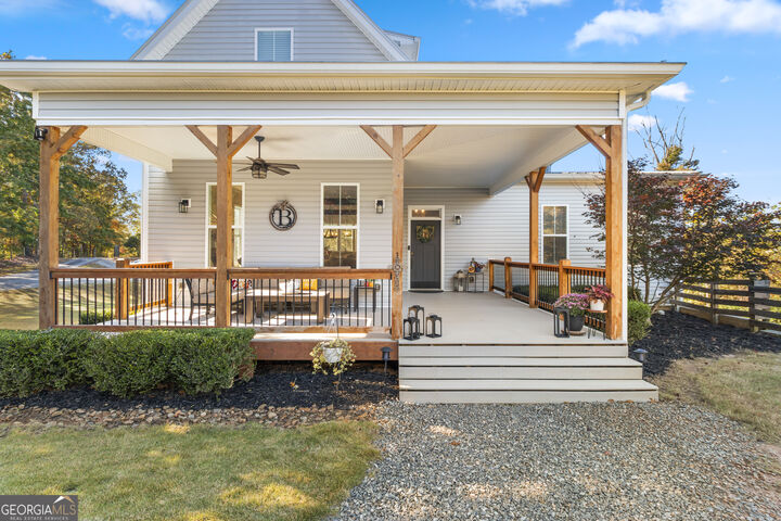 Property Photo: 6435 Looper Lake Drive GA 30542