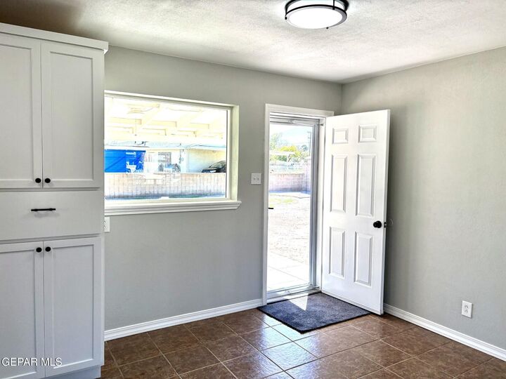 Property Photo: 414 Mooreland Street TX 79907