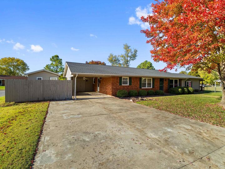 Property Photo: 1625 Autumn Ln KY 42420