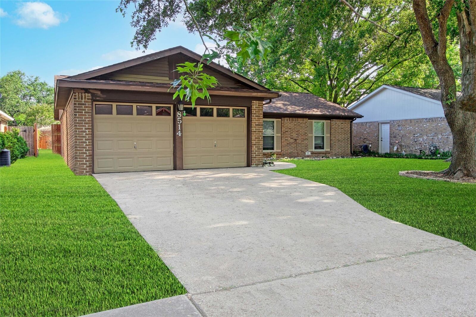 Property Photo:  8514 Rowan Lane  TX 77036 