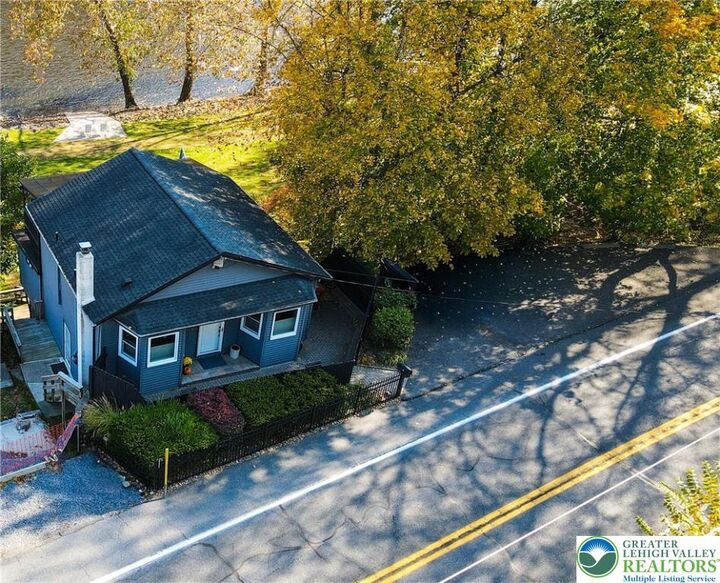 Property Photo:  2425 Delaware Drive  PA 18040