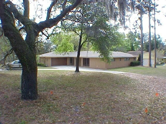 Property Photo: 805 Oakdale Street FL 34786